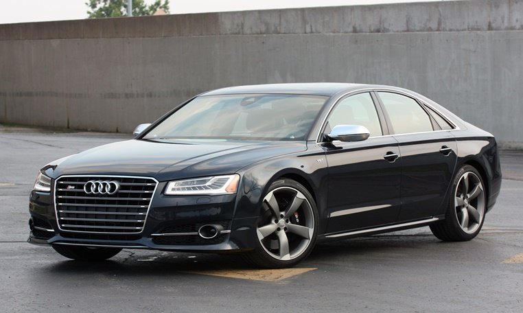Audi S8-V8