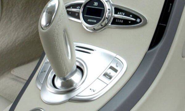 Bugatti Veyron - Image 4