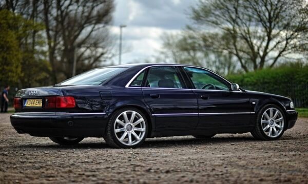 Audi S8-V8 - Image 2