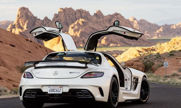 Mercedes AMG GTS - Image 3
