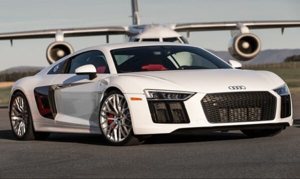 Audi R8 Coupe - Image 2