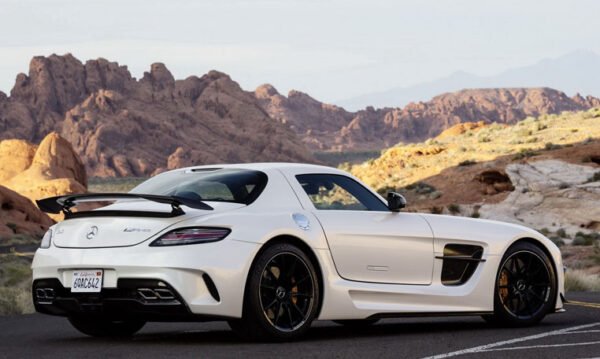 Mercedes AMG GTS - Image 4